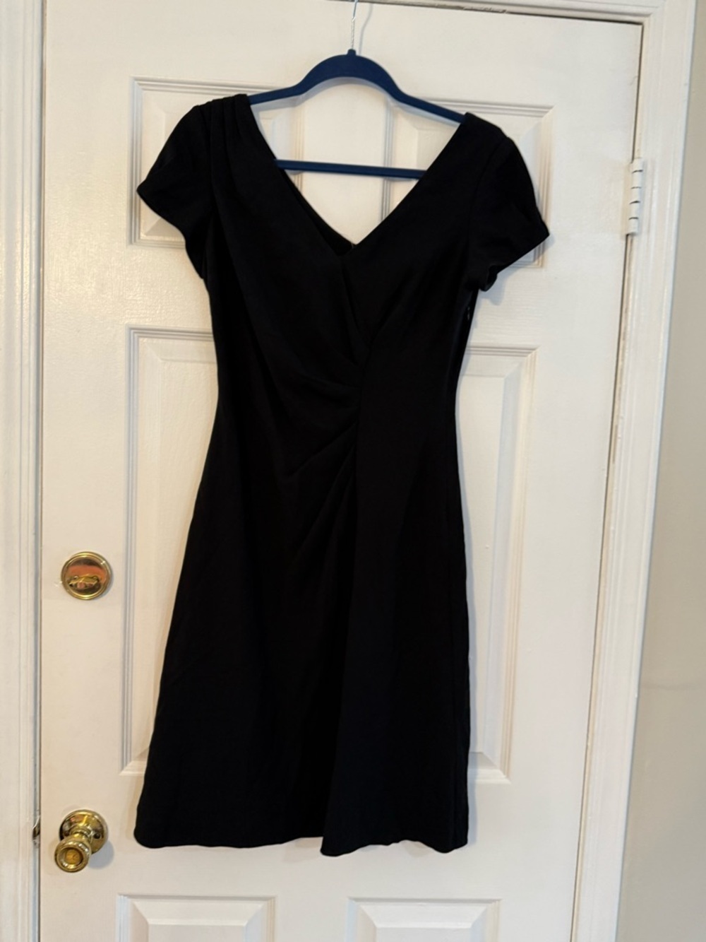 Banana Republic Black V-Neck Short Sleeve Mini Dress